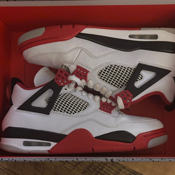 Nike Jordan 4 Fire Red Size 10 Used - Picture 1 of 1